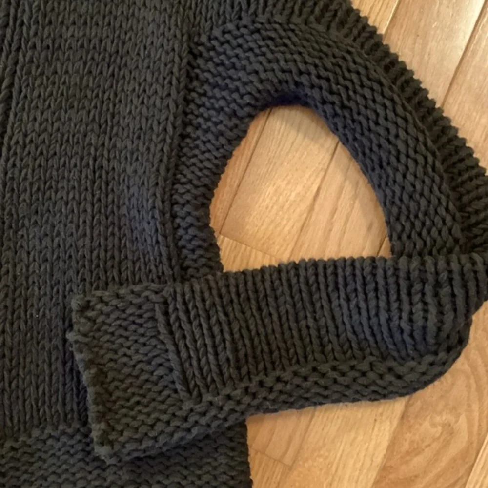 LIKE NEW GAP CHUNKY FISHERMAN HAND KNIT OPEN CARDIGAN BLACK SEMIFITTED SWEATER M
